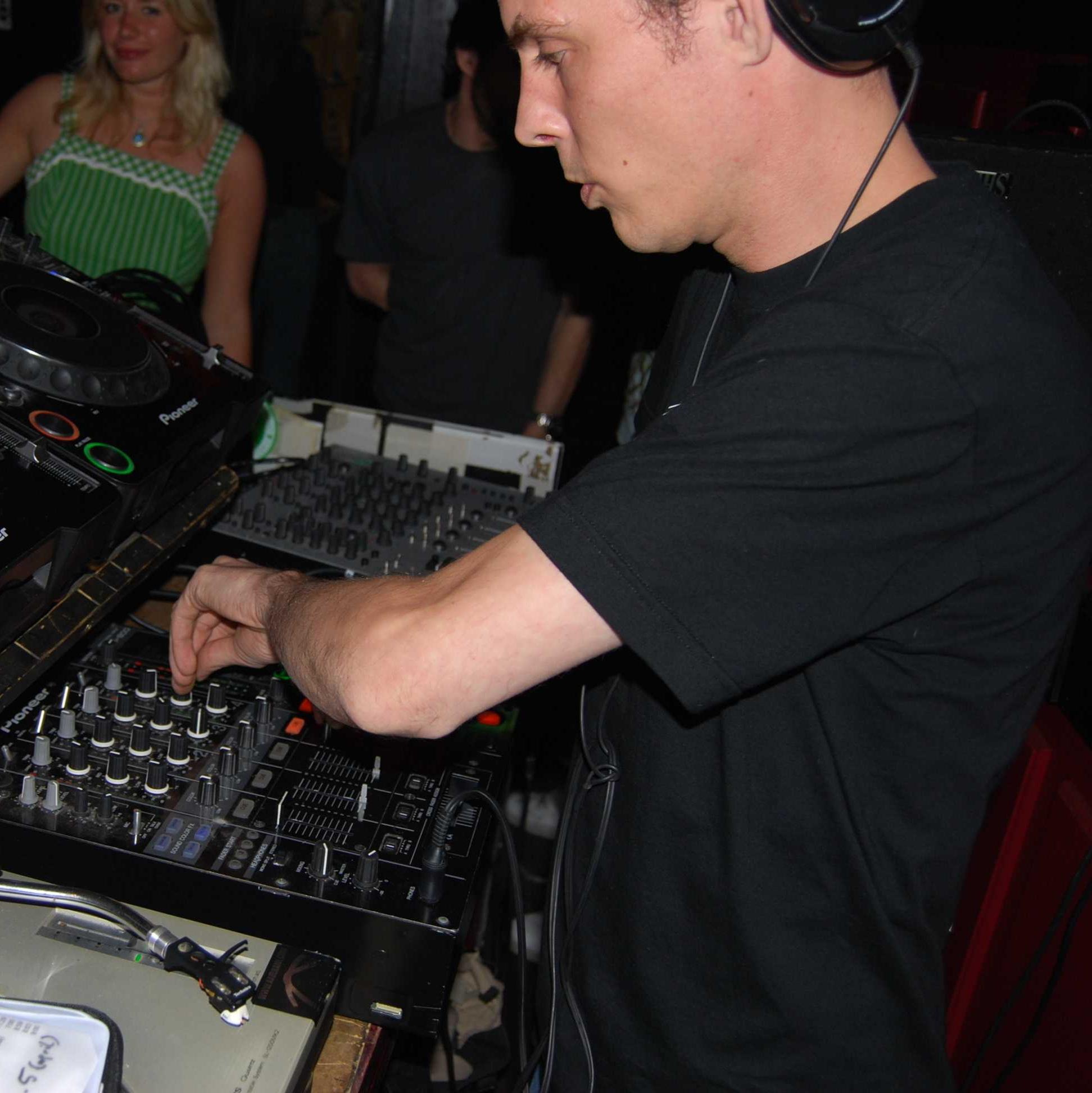 Progressive House & Melodic Techno DJ set.